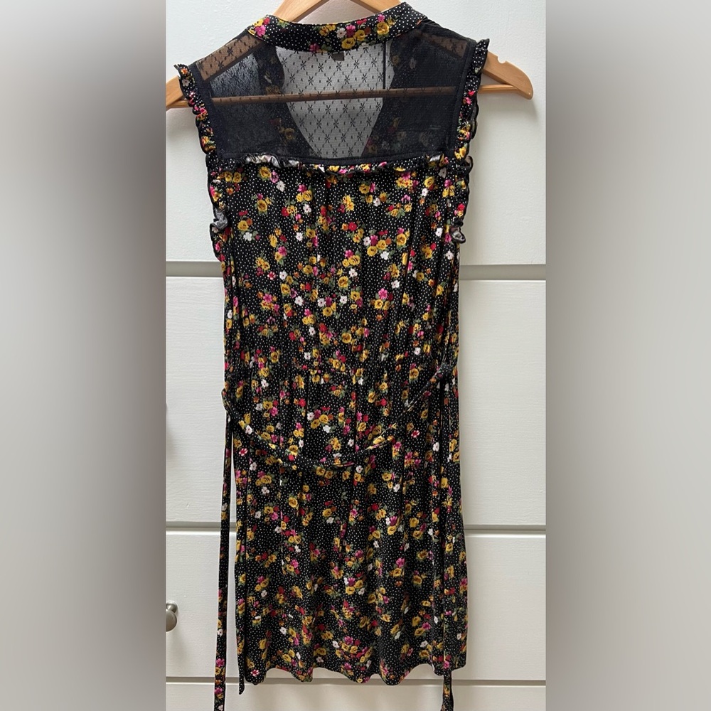 BeBop beautiful black flowered and white dot dress with waist tie in size small. - Picture 3 of 4